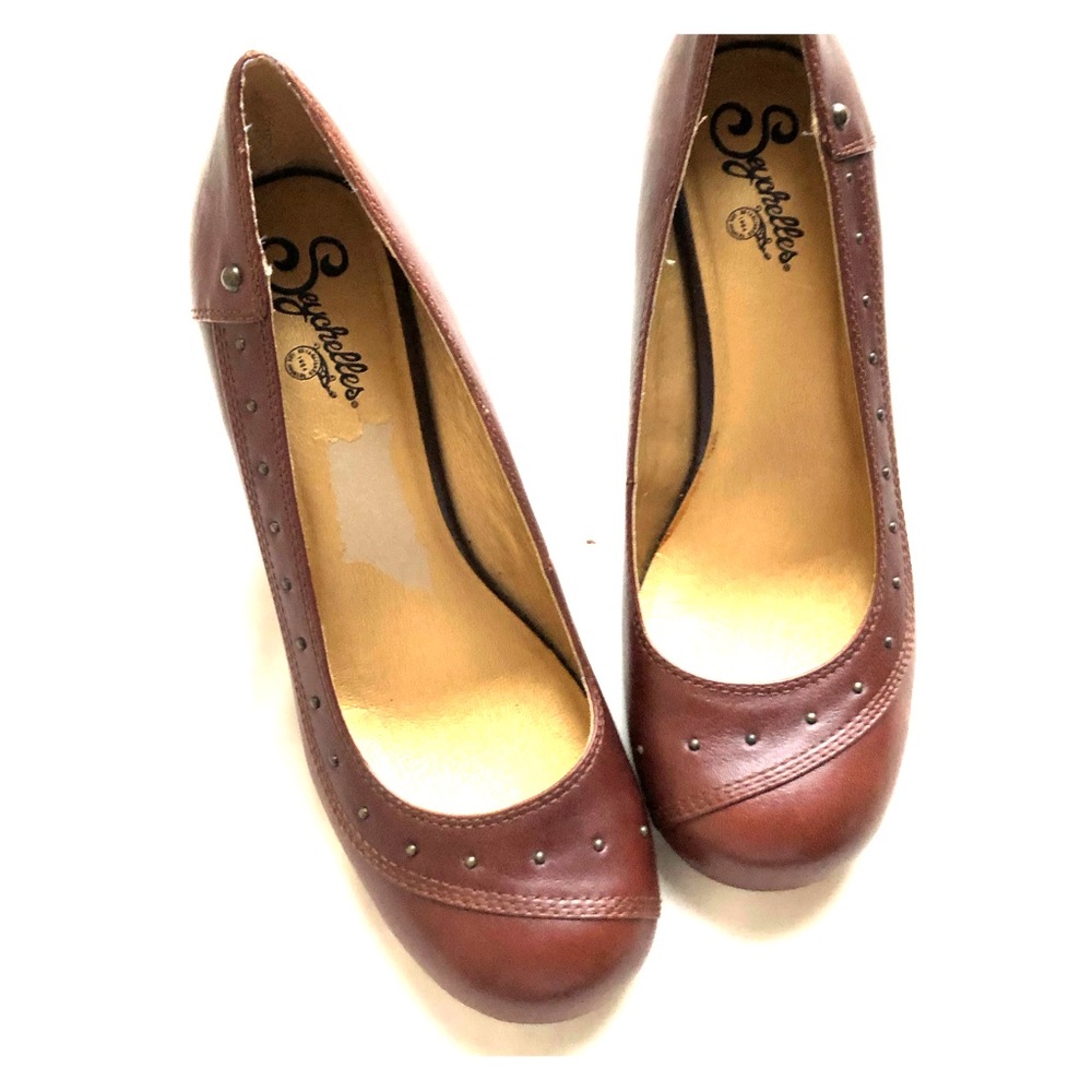 Super cute brown Seychelles wedges EUC sz9